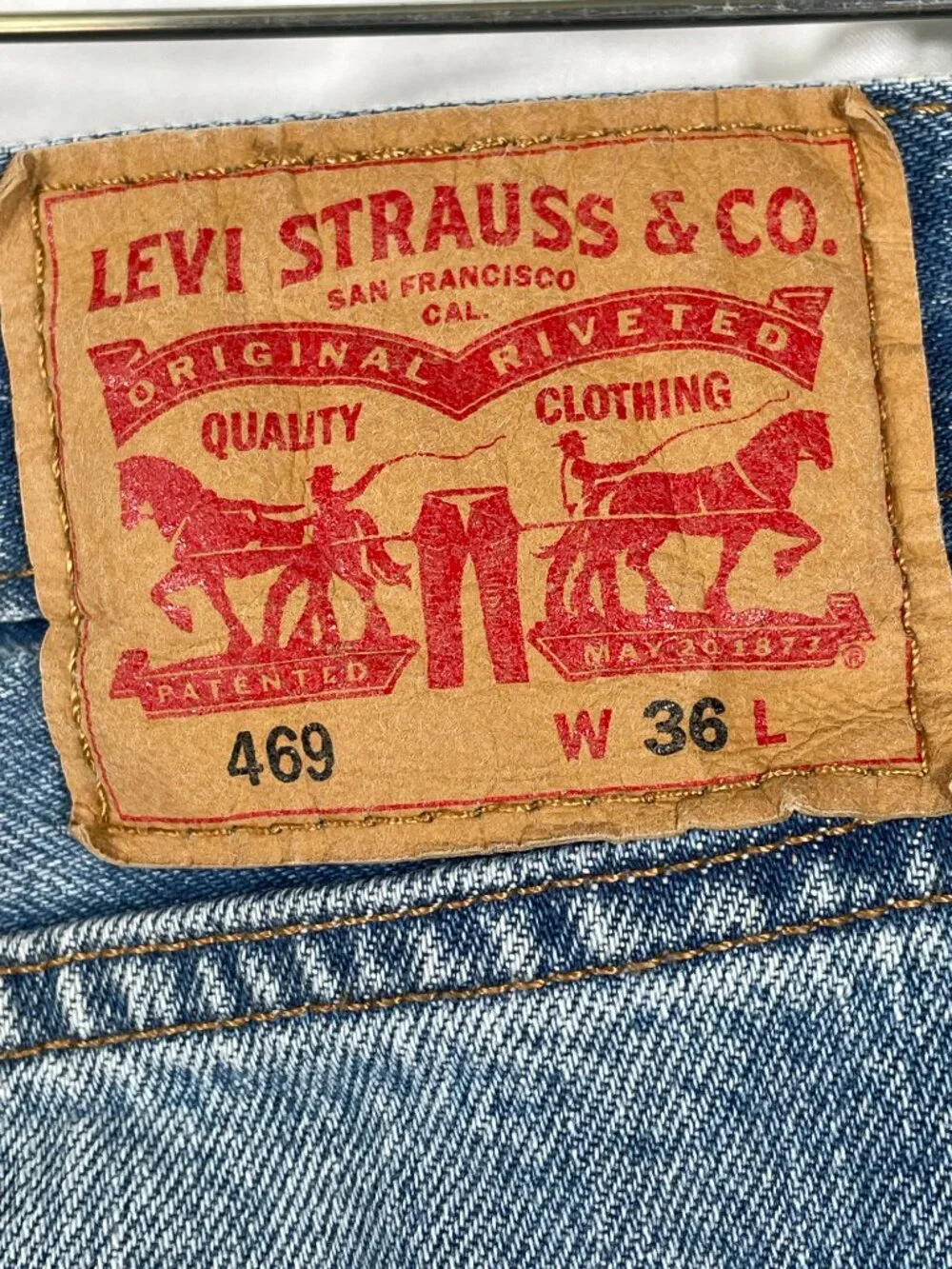 Levi's 469 Loose Fit Distressed Denim Jorts Shorts W36 Raw Hem 100% Cotton